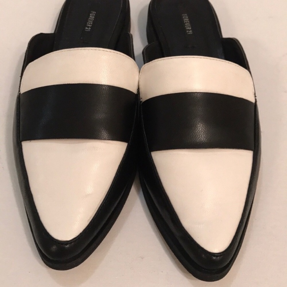 Pointed Slides💙 - Picture 5 of 6